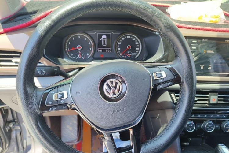 Used Volkswagen Tharu 2020 280TSI Two-Wheel Drive Luxury Edition China VI Standard Steering Wheel