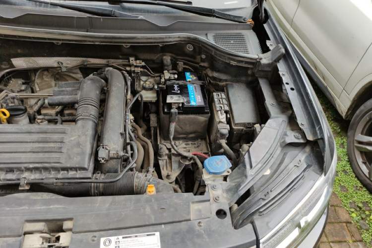 Used Volkswagen Tharu 2020 280TSI Two-Wheel Drive Luxury Edition China VI Standard Engine Bay Left