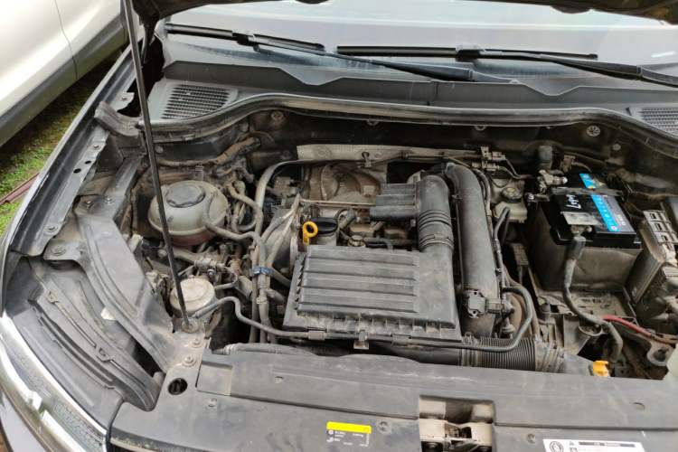 Used Volkswagen Tharu 2020 280TSI Two-Wheel Drive Luxury Edition China VI Standard Engine Bay Right