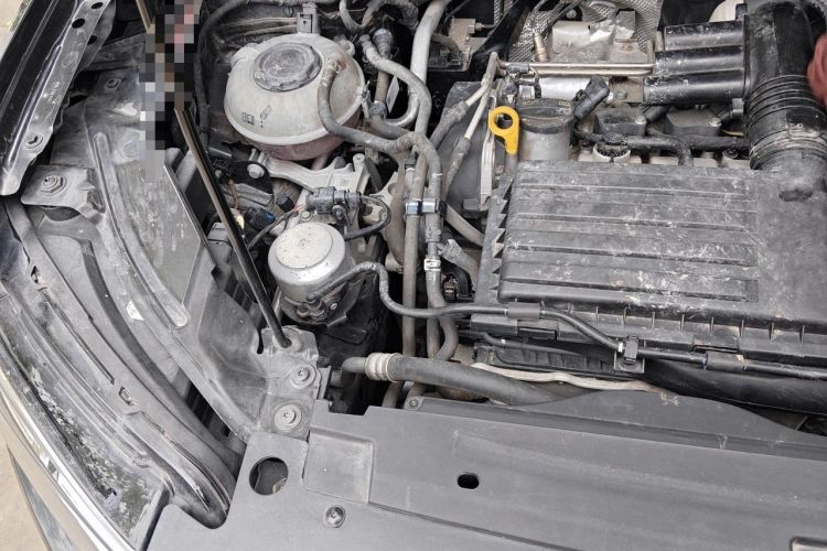 Used Volkswagen Tharu 2020 280TSI Two-Wheel-Drive Flagship Version China VI Engine Bay Right