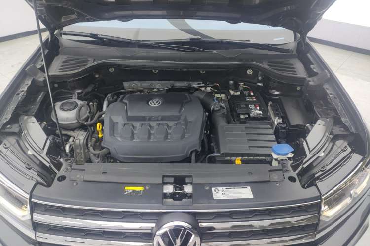Used Volkswagen Tharu 2020 Restyled 330TSI Four-Wheel Drive Luxury Edition China VI Standard Engine Bay