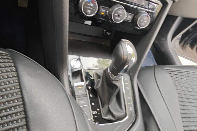 Used Volkswagen Tharu 2020 280TSI Two-Wheel-Drive Flagship Version China VI Gear Lever