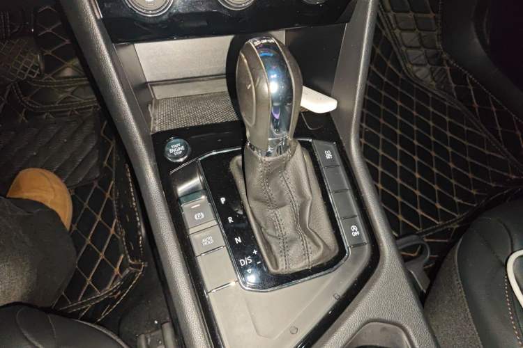 Used Volkswagen Tharu 2020 280TSI Two-Wheel Drive Comfort Edition China VI Standard Gear Lever