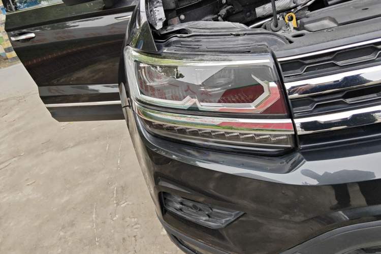 Used Volkswagen Tharu 2020 280TSI Two-Wheel-Drive Flagship Version China VI Right Front Headlight