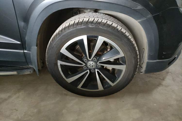 Used Volkswagen Tharu 2020 280TSI Two-Wheel Drive Luxury Edition China VI Standard Right Front Wheel Hub