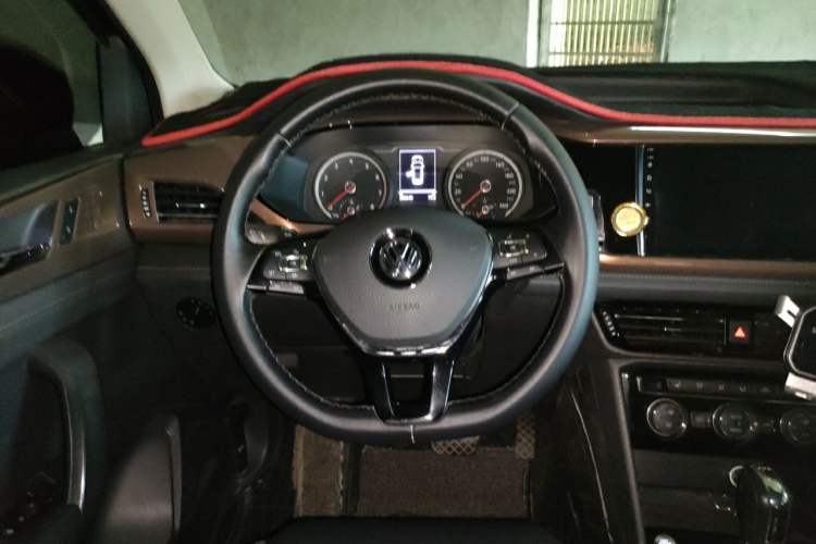 Used Volkswagen Tharu 2020 280TSI Two-Wheel Drive Luxury Edition China VI Standard Steering Wheel