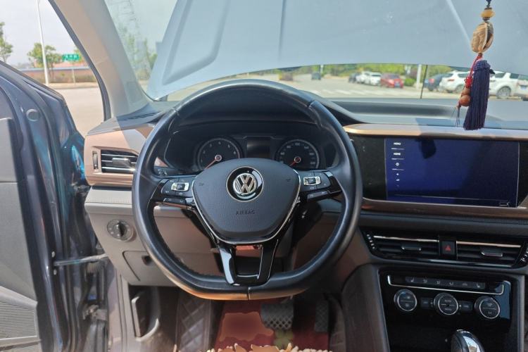 Used Volkswagen Tharu 2020 280TSI Two-Wheel Drive Luxury Edition China VI Standard Steering Wheel