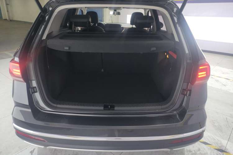 Used Volkswagen Tharu 2020 Restyled 330TSI Four-Wheel Drive Luxury Edition China VI Standard Trunk