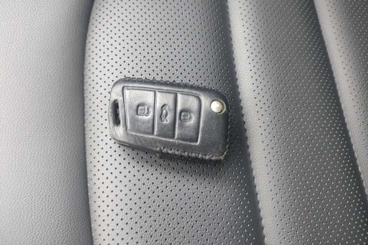 Used Volkswagen Tharu 2020 Restyled 330TSI Four-Wheel Drive Luxury Edition China VI Standard Vehicle Key