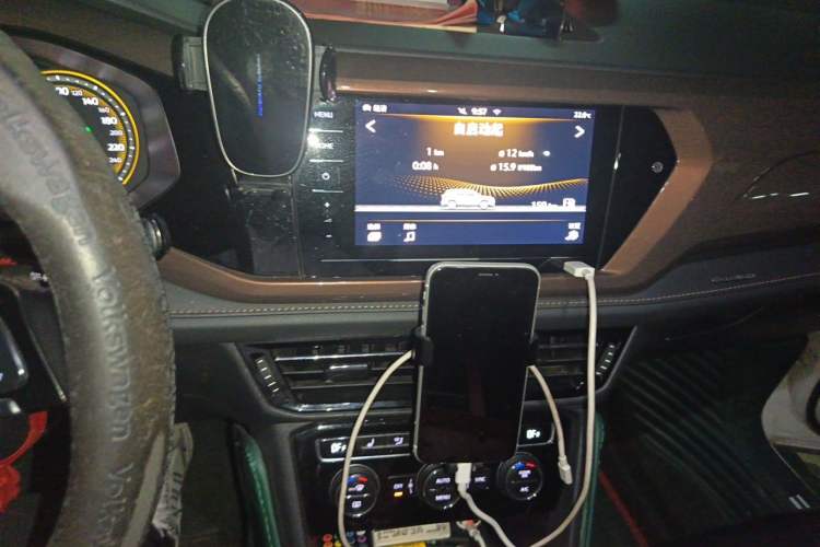 Used Volkswagen Tharu 2020 Facelift 330TSI Four-Wheel Drive Luxury PLUS Version China VI Standard Audio And AC Panel