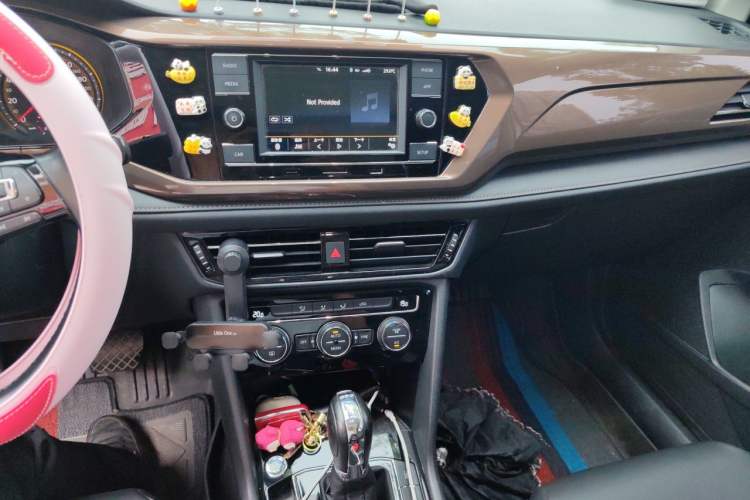 Used Volkswagen Tharu 2020 280TSI Two-Wheel Drive Comfort Edition China VI Standard Audio And AC Panel