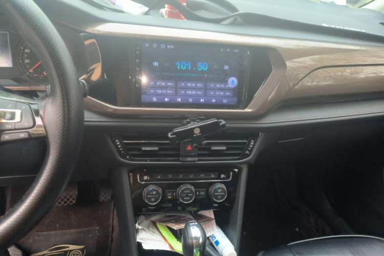 Used Volkswagen Tharu 2020 280TSI Two-Wheel Drive Luxury Plus Version China VI Standard Audio And AC Panel