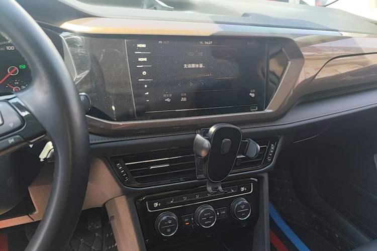 Used Volkswagen Tharu 2020 280TSI Two-Wheel Drive Luxury Plus Version China VI Standard Audio And AC Panel
