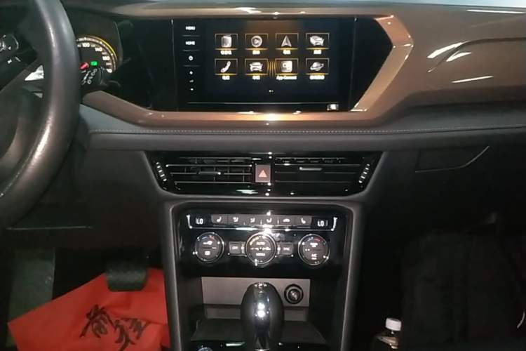 Used Volkswagen Tharu 2020 280TSI Two-Wheel Drive Luxury Plus Version China VI Standard Audio And AC Panel