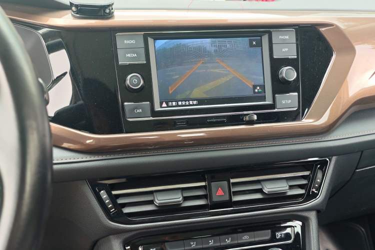 Used Volkswagen Tharu 2020 280TSI Two-Wheel Drive Comfort Edition China VI Standard Audio And AC Panel