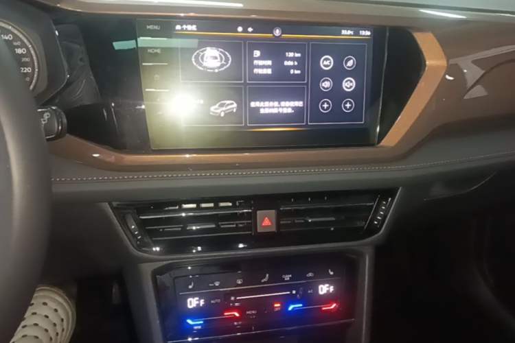 Used Volkswagen Tharu 2020 280TSI Two-Wheel Drive Luxury Plus Version China VI Standard Audio And AC Panel