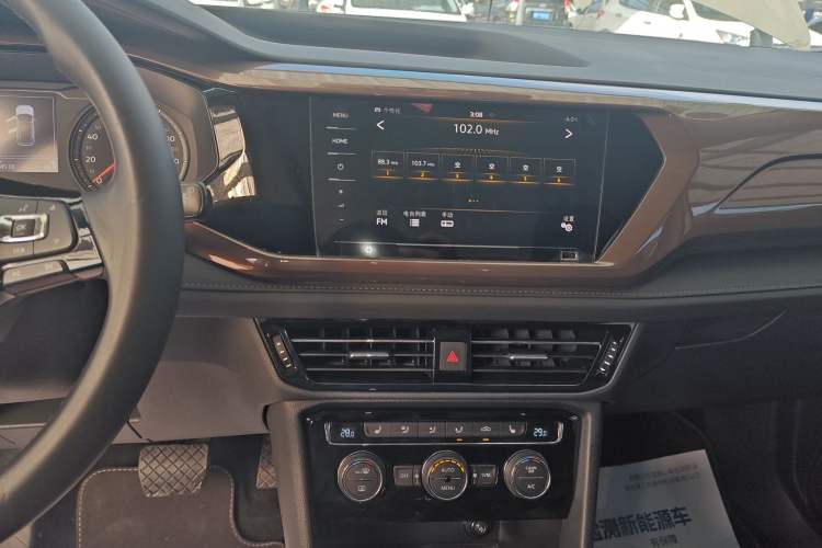 Used Volkswagen Tharu 2020 280TSI Two-Wheel Drive Luxury Edition China VI Standard Audio And AC Panel
