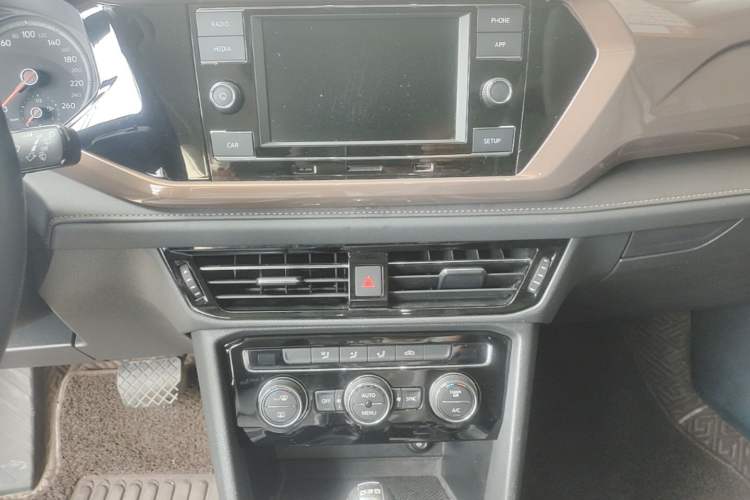 Used Volkswagen Tharu 2020 280TSI Two-Wheel Drive Comfort Edition China VI Standard Audio And AC Panel
