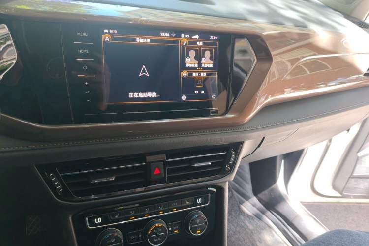 Used Volkswagen Tharu 2020 280TSI Two-Wheel Drive Luxury Plus Version China VI Standard Audio And AC Panel