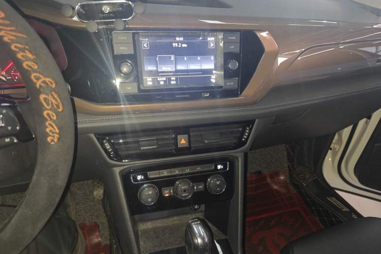 Used Volkswagen Tharu 2020 280TSI Two-Wheel Drive Comfort Edition China VI Standard Audio And AC Panel