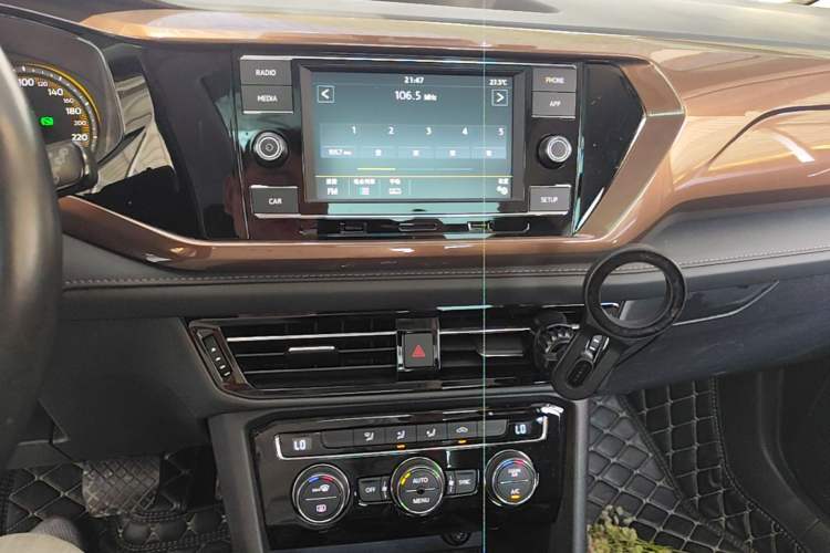 Used Volkswagen Tharu 2020 280TSI Two-Wheel Drive Comfort Edition China VI Standard Audio And AC Panel