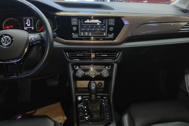 Used Volkswagen Tharu 2020 280TSI Two-Wheel Drive Comfort Edition China VI Standard Audio And AC Panel