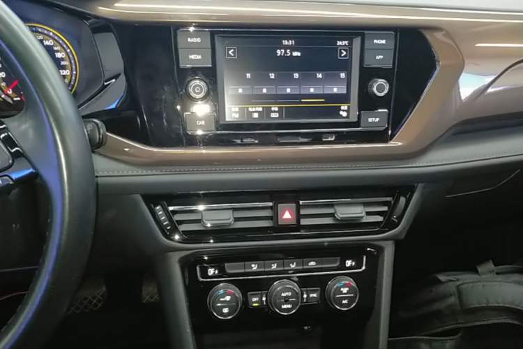 Used Volkswagen Tharu 2020 280TSI Two-Wheel Drive Comfort Edition China VI Standard Audio And AC Panel