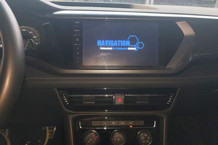 Used Volkswagen Tharu 2020 280TSI Two-Wheel Drive R-Line China VI Standard Audio And AC Panel