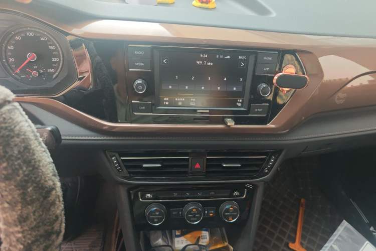 Used Volkswagen Tharu 2020 280TSI Two-Wheel Drive Comfort Edition China VI Standard Audio And AC Panel