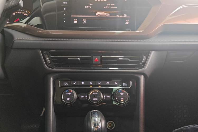 Used Volkswagen Tharu 2020 280TSI Two-Wheel Drive Luxury Edition China VI Standard Audio And AC Panel