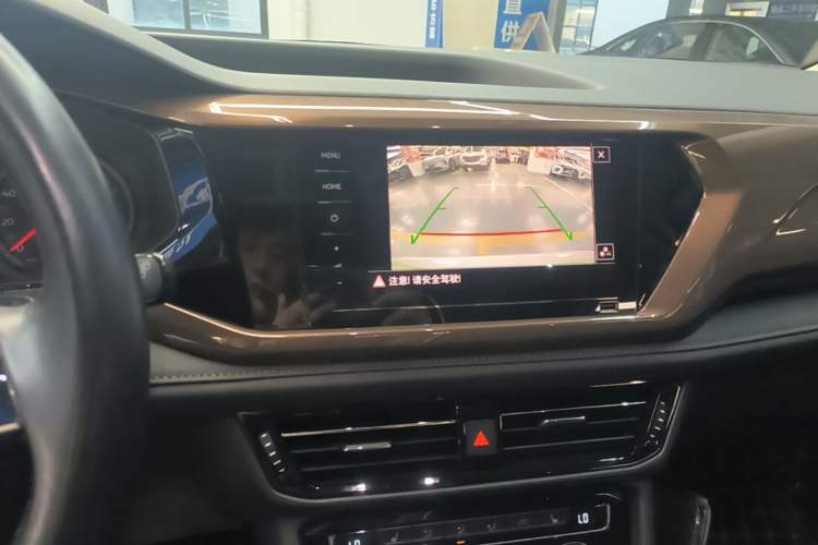 Used Volkswagen Tharu 2020 330TSI All-Wheel-Drive Luxury Edition China VI Standard Audio And AC Panel