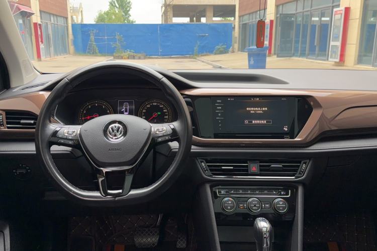 Used Volkswagen Tharu 2020 280TSI Two-Wheel Drive Luxury Edition China VI Standard Center Console