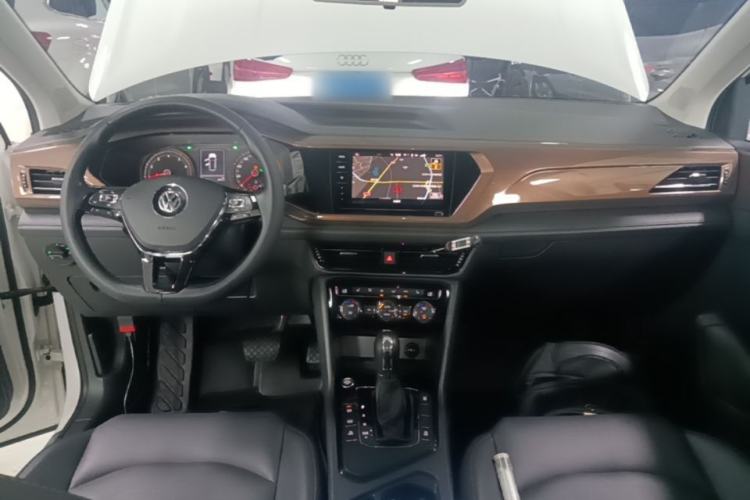 Used Volkswagen Tharu 2020 280TSI Two-Wheel Drive Luxury Plus Version China VI Standard Center Console