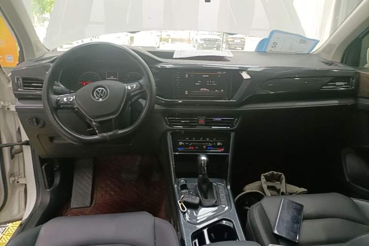 Used Volkswagen Tharu 2020 280TSI Two-Wheel Drive Comfort Edition China VI Standard Center Console