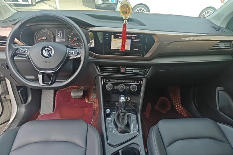 Used Volkswagen Tharu 2020 330TSI All-Wheel-Drive Luxury Edition China VI Standard Center Console