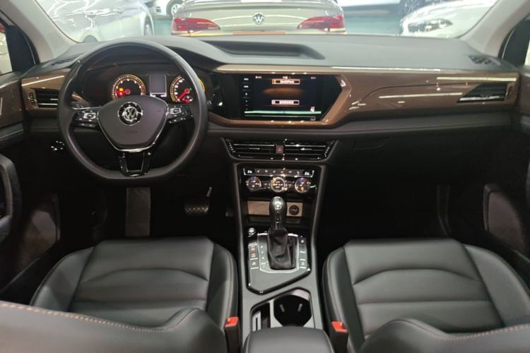 Used Volkswagen Tharu 2020 280TSI Two-Wheel Drive Luxury Edition China VI Standard Center Console