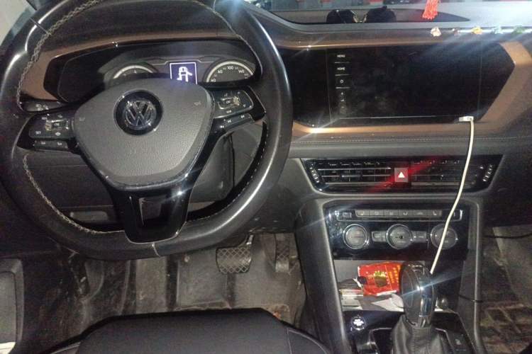 Used Volkswagen Tharu 2020 280TSI Two-Wheel Drive Luxury Edition China VI Standard Center Console