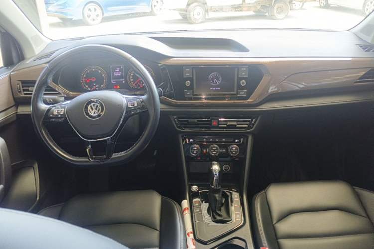 Used Volkswagen Tharu 2020 280TSI Two-Wheel Drive Comfort Edition China VI Standard Center Console