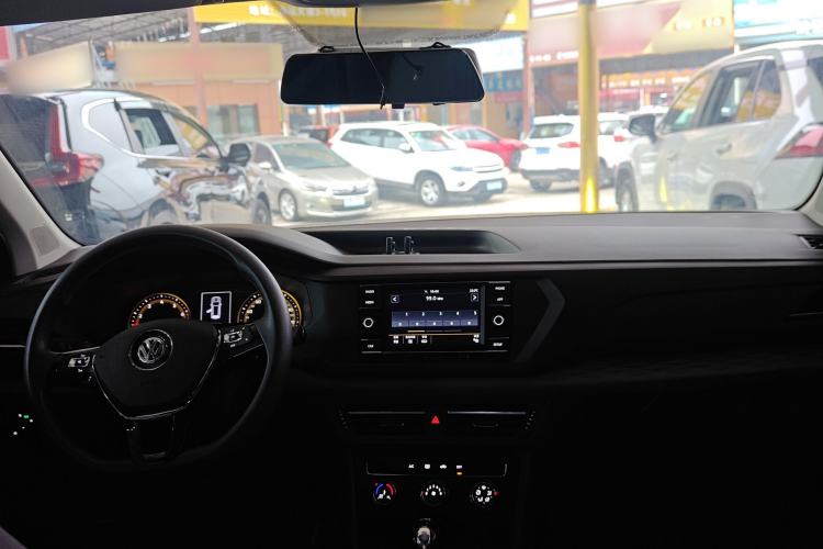 Used Volkswagen Tharu 2020 280TSI Two-Wheel Drive Trend Edition China VI Standard Center Console