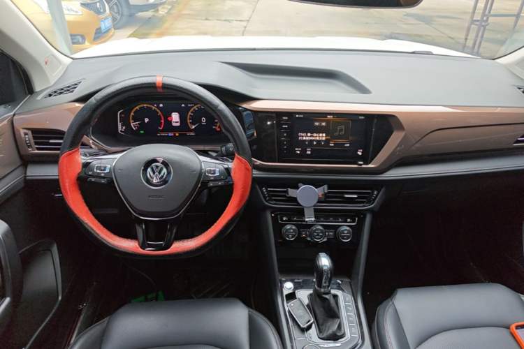 Used Volkswagen Tharu 2020 Revised Version 330TSI Four-Wheel Drive Flagship Edition China VI Center Console