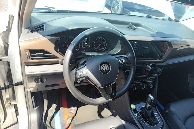 Used Volkswagen Tharu 2020 280TSI Two-Wheel Drive Luxury Plus Version China VI Standard Center Console
