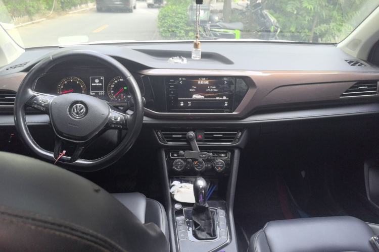 Used Volkswagen Tharu 2020 280TSI Two-Wheel Drive Luxury Edition China VI Standard Center Console