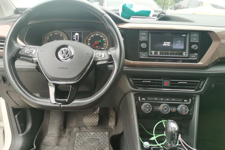 Used Volkswagen Tharu 2020 280TSI Two-Wheel Drive Comfort Edition China VI Standard Center Console