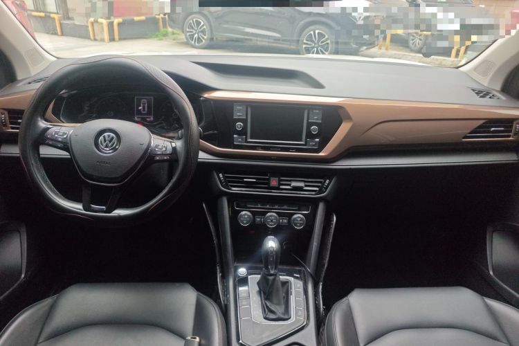 Used Volkswagen Tharu 2020 280TSI Two-Wheel Drive Comfort Edition China VI Standard Center Console