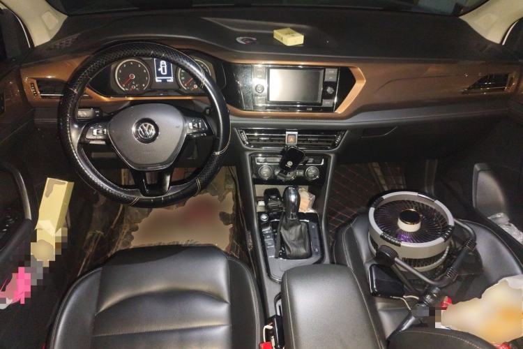 Used Volkswagen Tharu 2020 280TSI Two-Wheel Drive Comfort Edition China VI Standard Center Console
