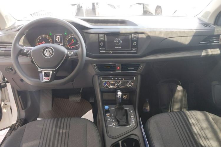 Used Volkswagen Tharu 2020 280TSI Two-Wheel Drive Trend Edition China VI Standard Center Console