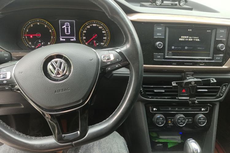 Used Volkswagen Tharu 2020 280TSI Two-Wheel Drive Comfort Edition China VI Standard Center Console