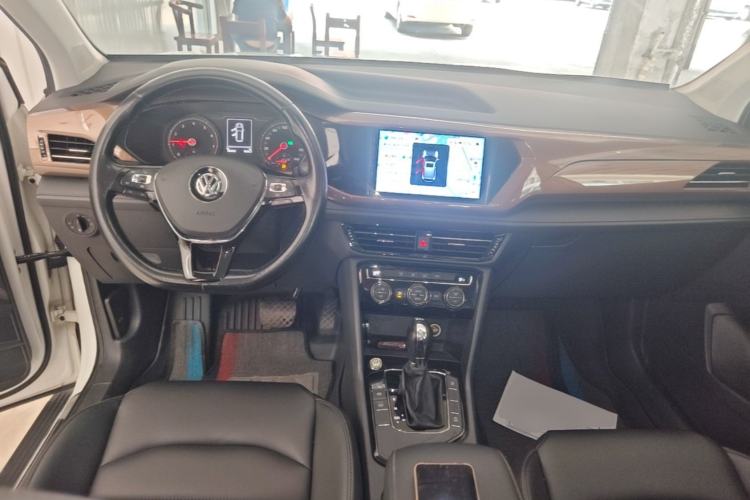 Used Volkswagen Tharu 2020 280TSI Two-Wheel Drive Comfort Edition China VI Standard Center Console
