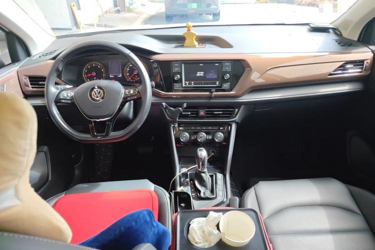 Used Volkswagen Tharu 2020 280TSI Two-Wheel Drive Comfort Edition China VI Standard Center Console