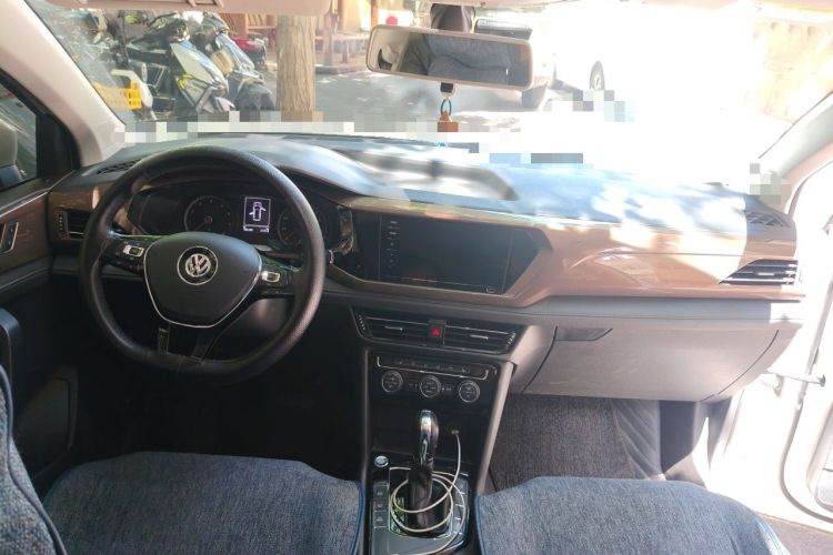 Used Volkswagen Tharu 2020 280TSI Two-Wheel Drive Luxury Plus Version China VI Standard Center Console